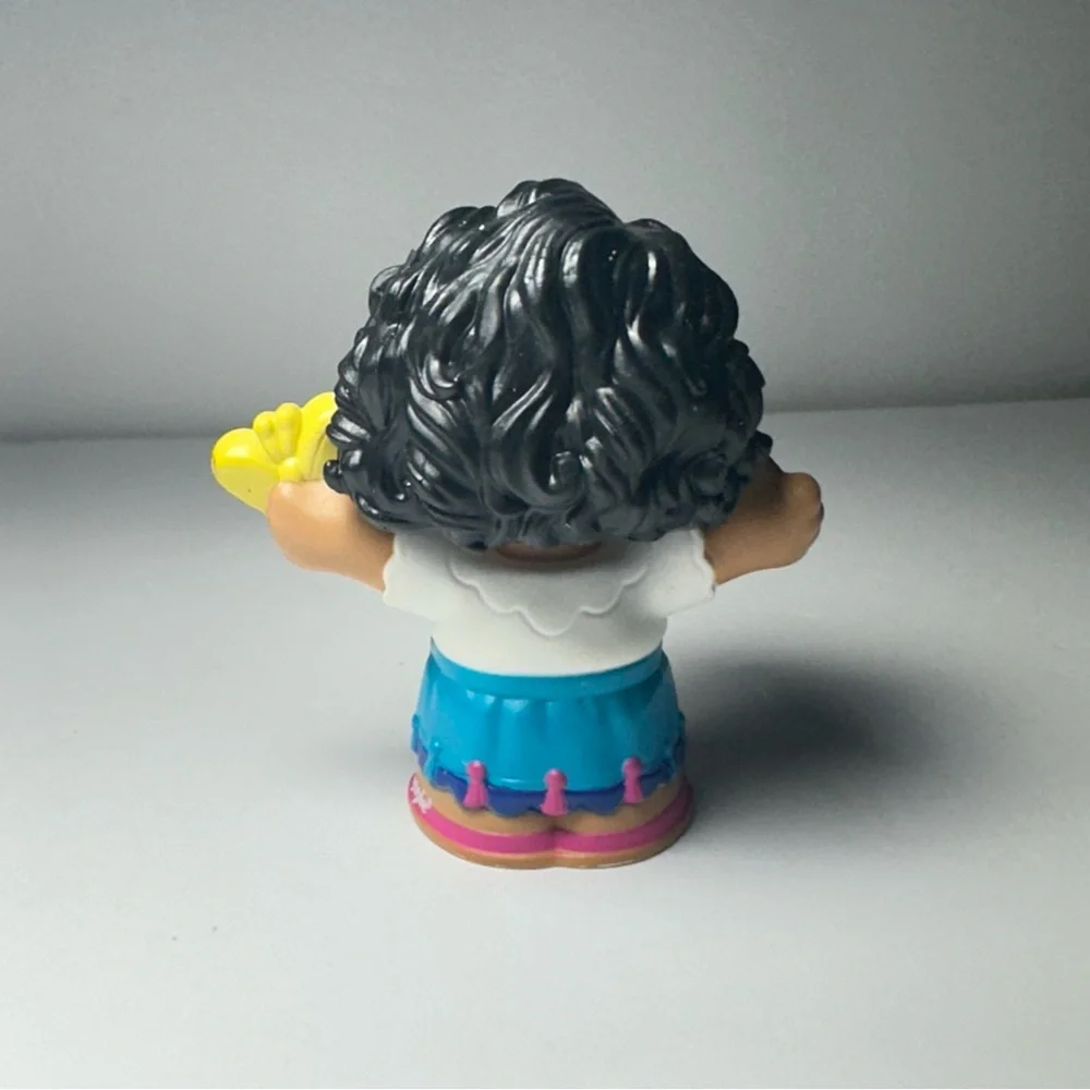 Fisher Price Little People HISPANIC GIRL MIRABEL w/ BUTTERFLY Encanto - Picture 3 of 6